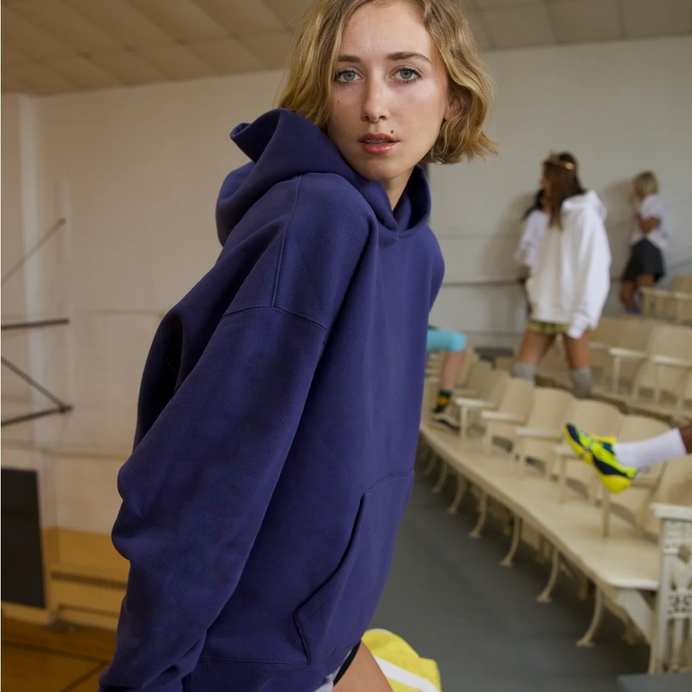 Graviet Hoodie Navy-M NWT